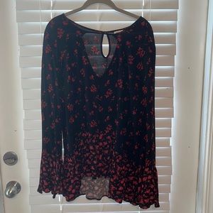 Mossimo Supply Co Flare Sleeve Blouse, XL, black & red floral, keyhole neckline